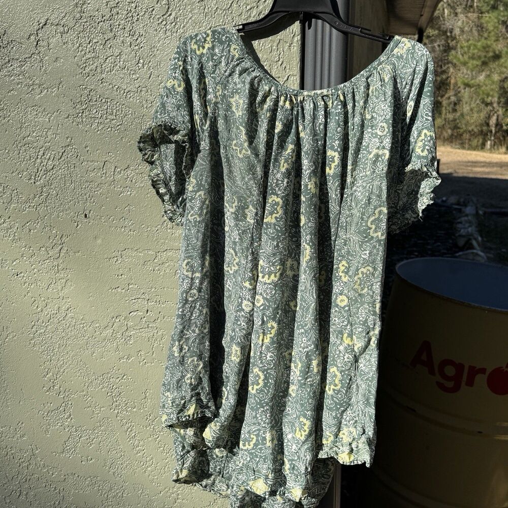 Natalie Martin Top Size M/L 24” P2P Green Very Short Sleeves w Ruffled Ends - Picture 8 of 9